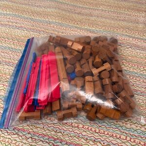 Wooden building toys like Lincoln Logs notched for building structures 109pieces